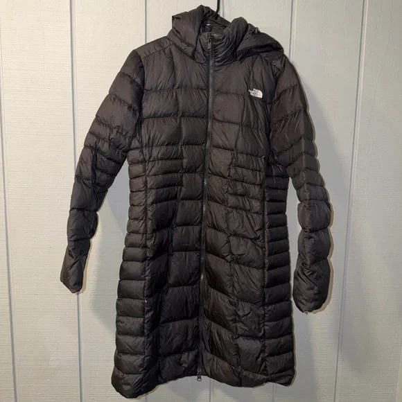 The North Face Women's Long Black Puffer Jacket - Picture 1 of 3